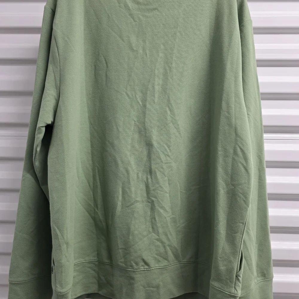 GAIAM Sage Green Top with Black Details - Picture 4 of 4